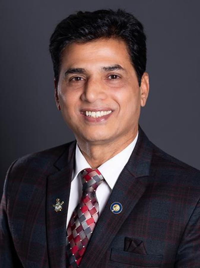 Who are the incoming Rotary International Directors for 2027–29 representing Zones 4 and 5... - image 1